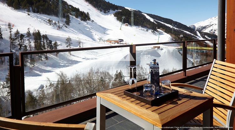 17terraza-habitacion-hermitage-andorra.jpg