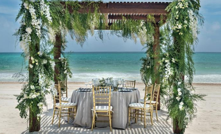 Belmond Maroma 3 Carousel.png
