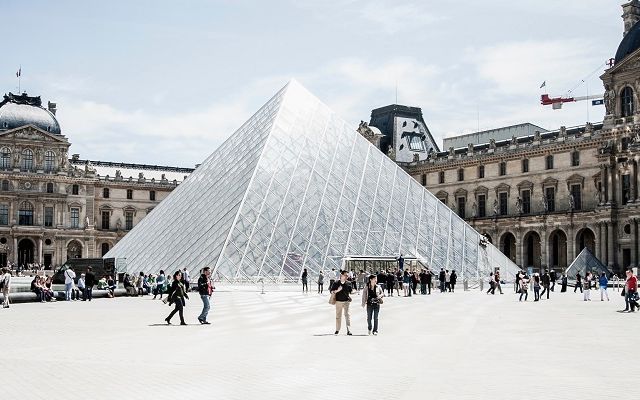 Paris-Louvre.jpg
