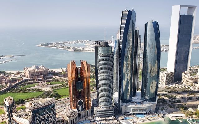 Abu-Dhabi-Corniche.jpg
